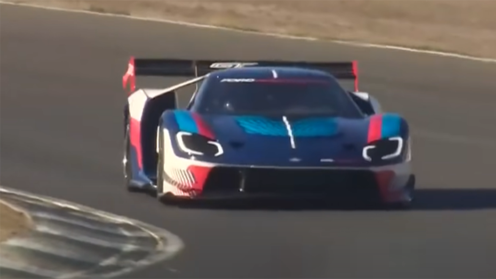 Listen To The 800bhp+ Ford GT MkIV Make An Angry On-Track Debut